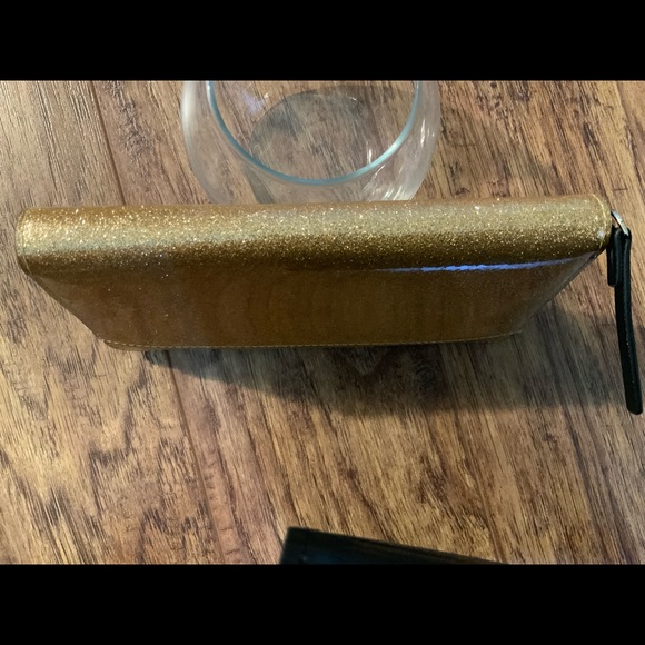 Kate Spade wallet - Picture 6 of 10